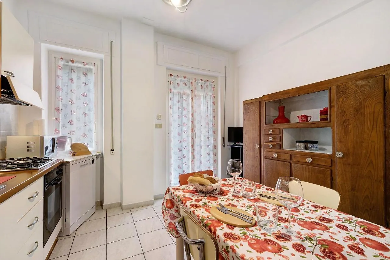 Casa Rosso Melograno Apartment Alassio