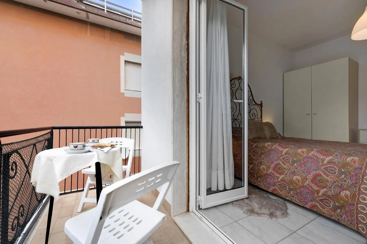 Casa Rosso Melograno Apartment Alassio