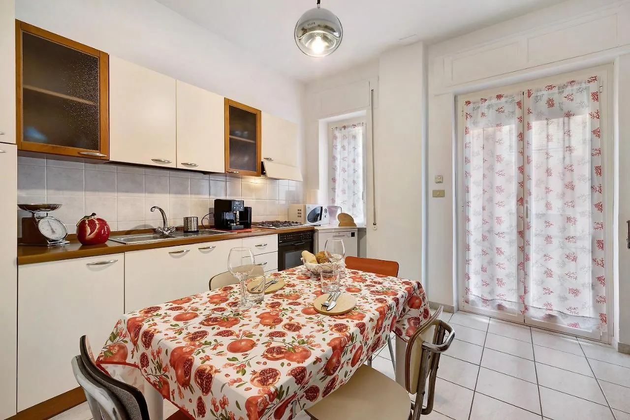 Casa Rosso Melograno Apartment Alassio